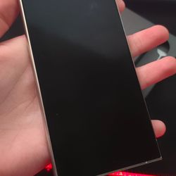 Samsung s24 Ultra 256 gb unlocked. LIKE NEW $420