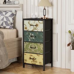 Dresser with 4 drawers