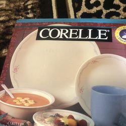 New Corelle 20 Piece Dinner set in the box