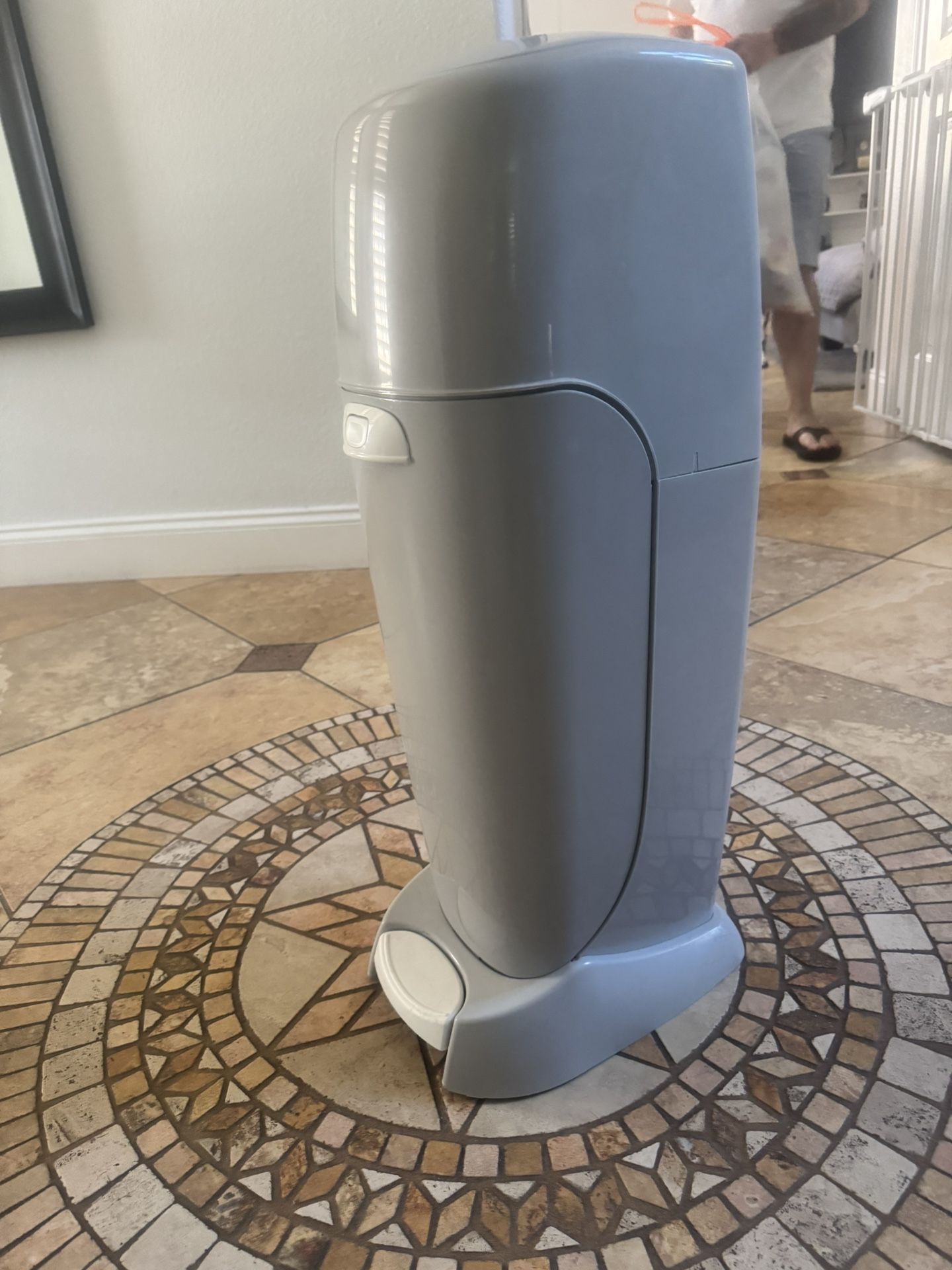 Playtex Diaper Genie Complete – Excellent Condition