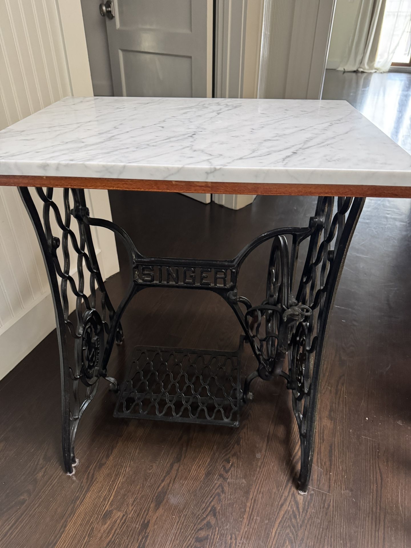 Antique Singer Sewing Machine - Entry Way Table