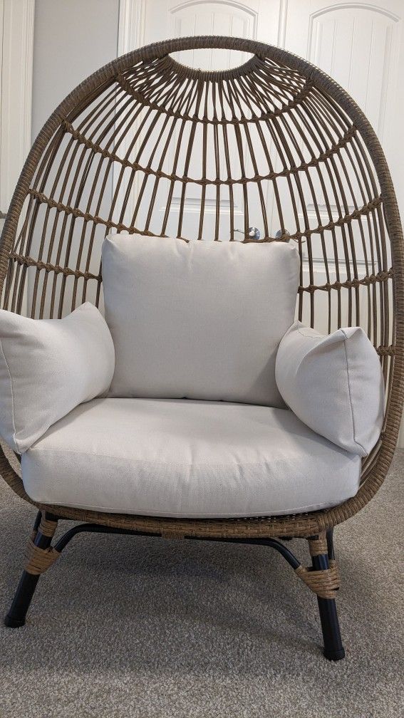 MUST-GO: Oversized Egg Kids Chair - Pillowfort