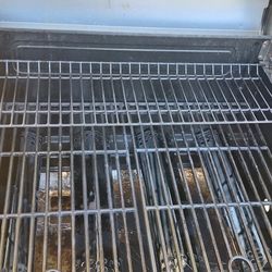 Bbq Grill Propane  Like New"