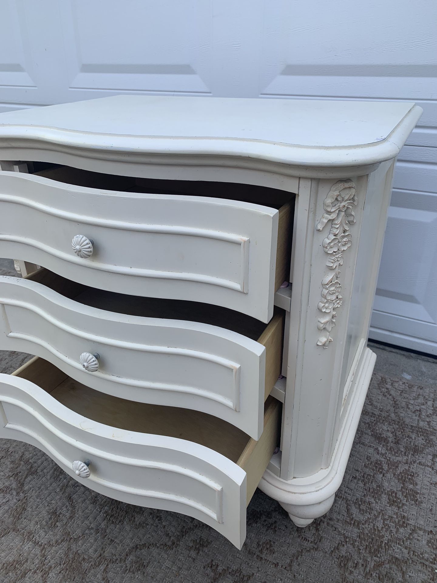 Dresser With Matching Nightstand for Sale in Long Beach, CA OfferUp