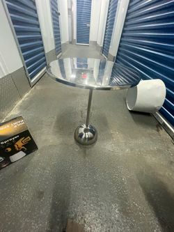 Threshold metal side table