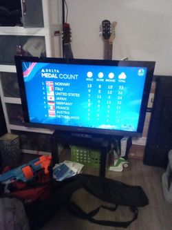 SONY Bravia 50in HD LED Tv W/ Remote 