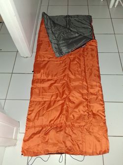 Coleman adult sleeping bag w/carry case $15 FIRM