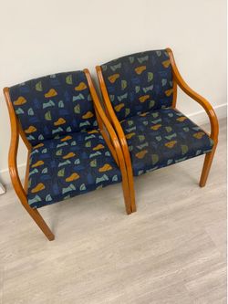 Set of 4 sturdy waiting room / office chairs