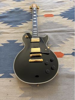 Epiphone Les Paul Custom 2023