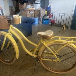 Huffy 24in Girl Cruiser Bike