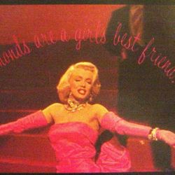 Marilyn Monroe Post Card 1982 #44 (1953 Gentlemen Prefer Blondes)