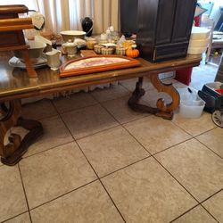 Dinner Table Collapse To Smaller 4 Person Table Has 6 Matching Chairs In Good Condition 