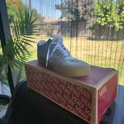 Size 9 Vans Shoes  For Man