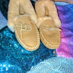 Pre-owned L.L Bean Wicked Good Moccasin size 8M (Women's)
