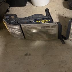 1999 Dodge Ram 3500 diesel Headlight 