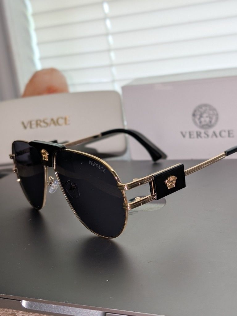 Versace Shades / New / No Lowball