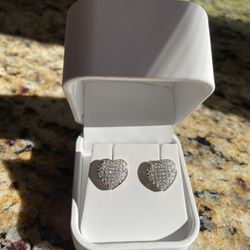 10K .20CTW  Diamond Heart Earrings