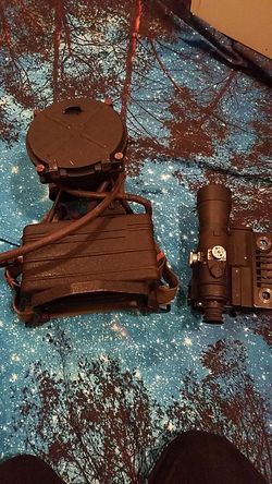 ¿Polish, Czech, Russian? Night vision and backpack frontpack illumination lens and battery pack storage.