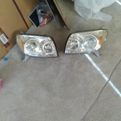 Set Of Headlights Toyta Tacoma 2003 To 2008 