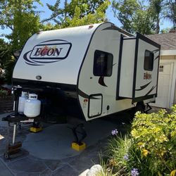 2016 Pacific Coachworks Econ DLX 14RBS Travel Trailer – Lightweight, Upgraded, Excellent Condition