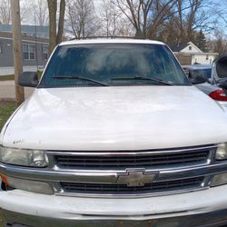 2001 Chevrolet Suburban 1500 LS 4