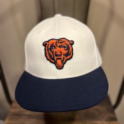 Reebok Chicago Bears 🐻 Fitted hat size 6 7/8-7 1/4 