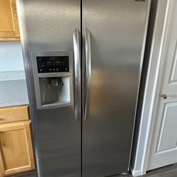 Frigidaire Side By Side 36" Fridge Great Shape .stainless 
