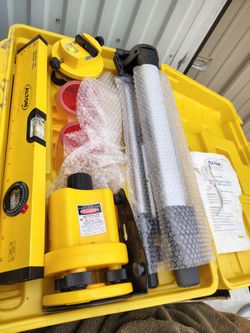 Laser level with tripod
