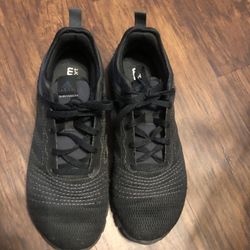 BLACK ADIDAS SIZE 9.5 MEN