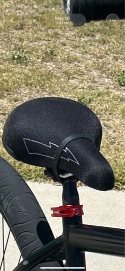 Se seat basically brand new penny size rip in the back