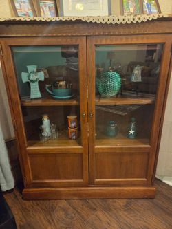 Wood cabinet