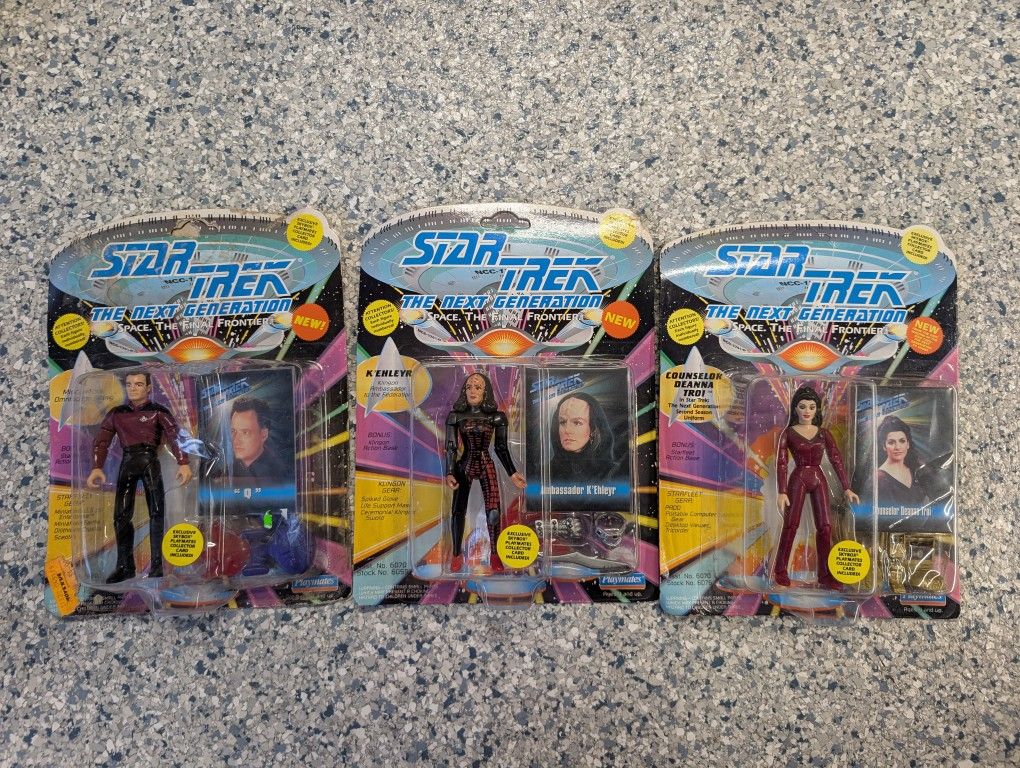 Vintage 1993 Playmates Star Trek The Next Generation action figures. lot of 3