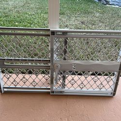 Pet gate