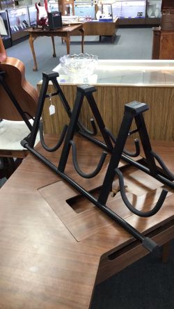 AXL 3 Guitar Stand 💵  💳  💵  Cash and Card Accepted