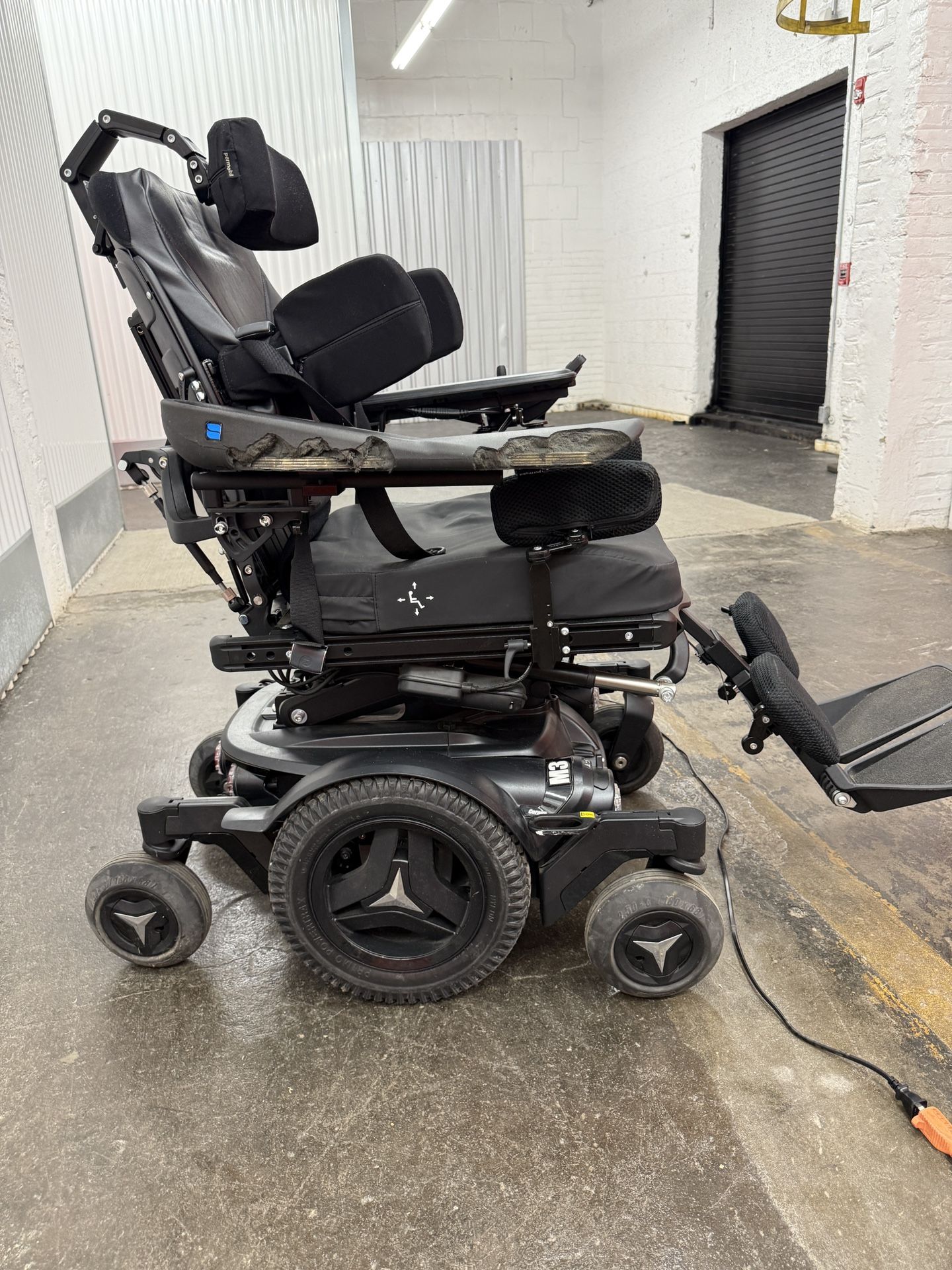2019 PERMOBIL WHEELCHAIR M3 W/ 12" SEAT LIFT,TILT,RECLINE, LEGRESTS, NEW BATTERY