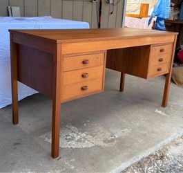 Danish teak mid century modern desk by Domino Mobler