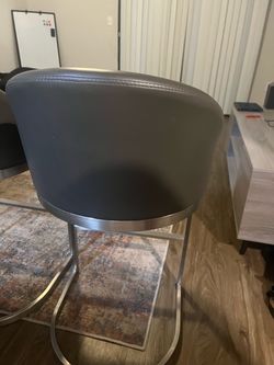 3 bar stools