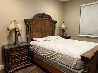 Queen bedroom set