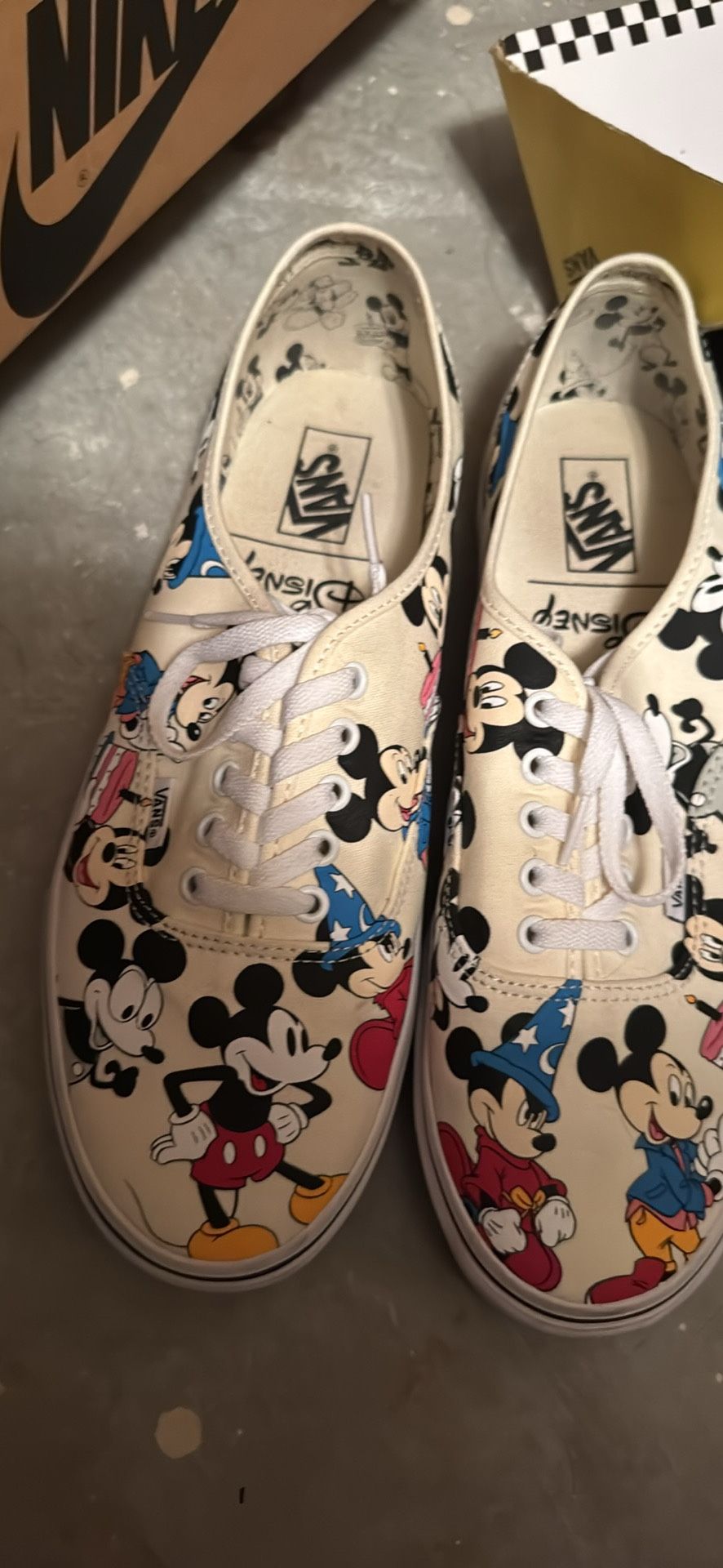 Vans Mickey Mouse Birthday Exclusive