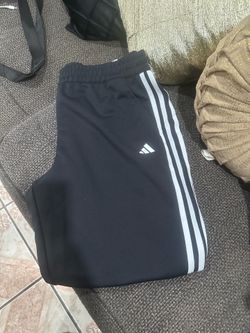 Woman Adidas medium large