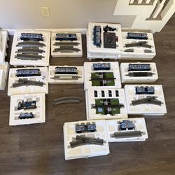 Hawthorne Village Magic of Disney Express Train Set of 13 with tracks - like new Price is firm, no holds, cash only