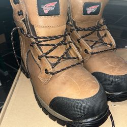 Size 10 NEW RED WING WORK BOOTS
