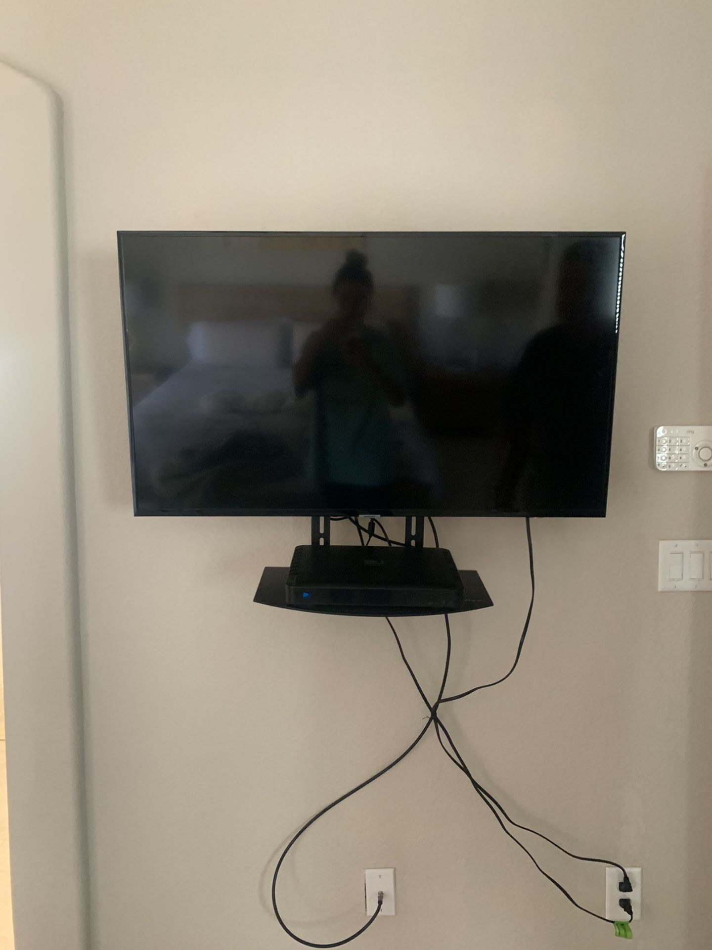 42” perfect condition Samsung smart TV