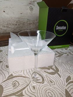 2 Martini Glasses