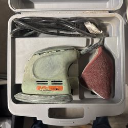 Lion by Wilton Palm / Detail Sander with Case