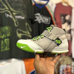 Nike LeBron V 5 Dunkman Size 10.5