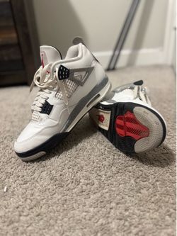 Jordan 4 white cement size 9.5