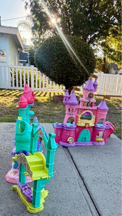 2 Disney Princess Castles with Lights & Sounds