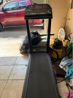 True 450 series treadmill