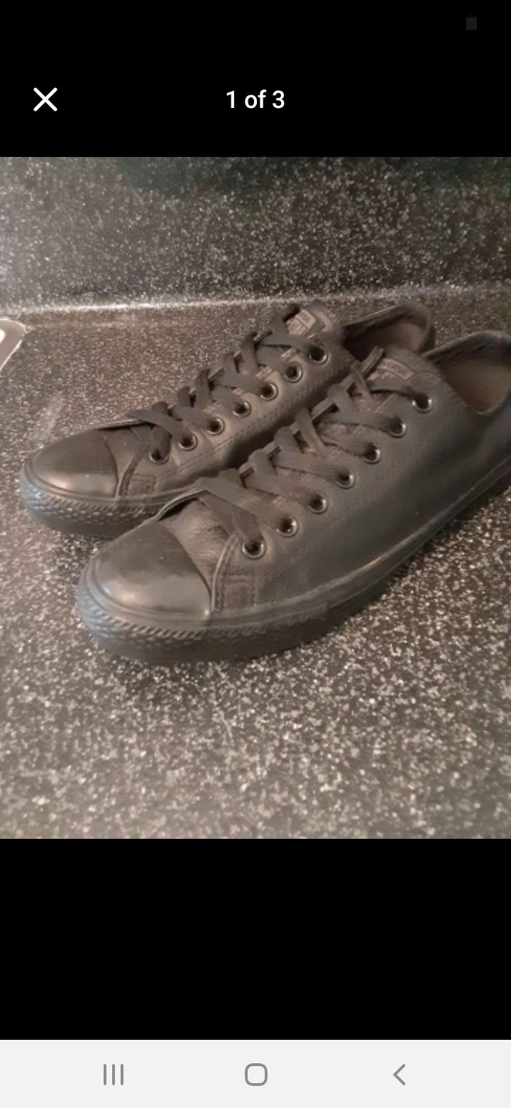 Converse mens 9.5 Great Condition